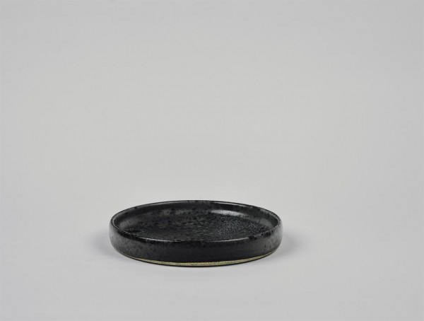 Medium Rimmed Plate, 18cm, black